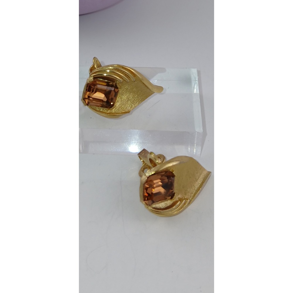Crown Trifari Esplanade Gold Tone Topaz Rhinestone Clip On Earrings Vintage